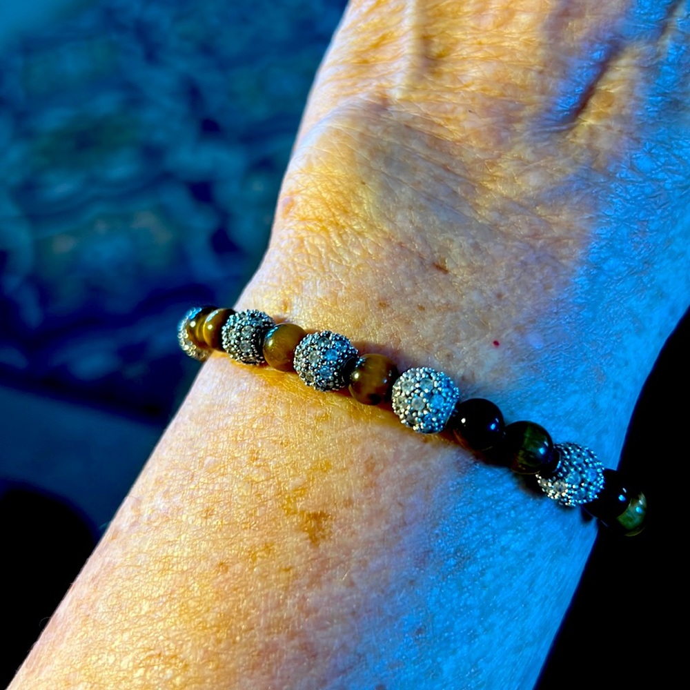 Tigers Eye and cubic zirconia bead bracelet.